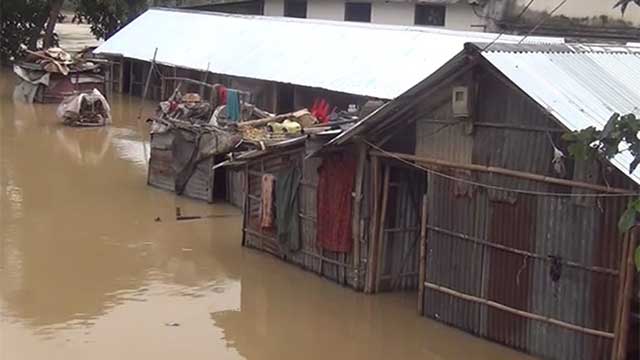 Flood situation worsens in Moulvibazar; 3 lakh marooned