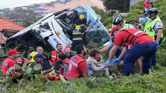 Bus carrying Germans crashes, kills 29 on Portugal’s Madeira