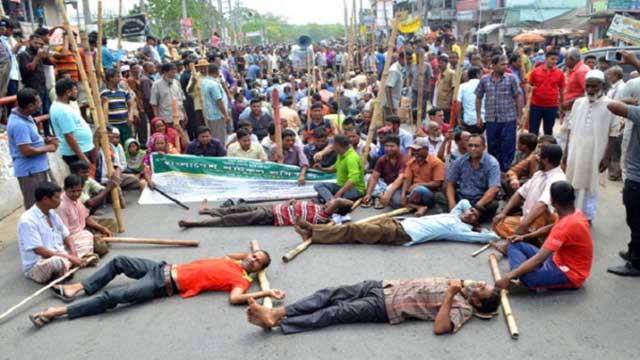 Khulna Jute mill workers continue protest