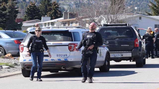 4 dead in Canada shootings, man in custody
