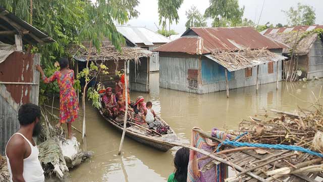 Death tally from flood climbs to 202
