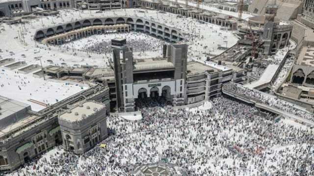 Hajj pilgrims brave heavy rains