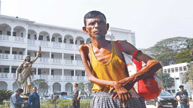 পঙ্গু তারা মিয়ার হাত নাড়াতেই কষ্ট হয়, তিনি নাকি চাপাতি, হকিস্টিক দিয়ে পুলিশকে আক্রমণ করেছেন!