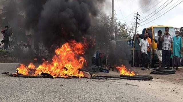 সড়ক-রেলপথ অবরোধ, পাটকল শ্রমিকদের ৭২ ঘণ্টার ধর্মঘট চলছে