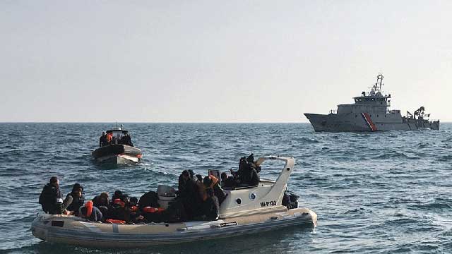 102 migrants rescued in Channel trying to reach Britain