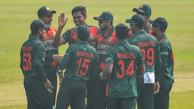 Mehidy grabs four as Bangladesh bowl out Windies for 148
