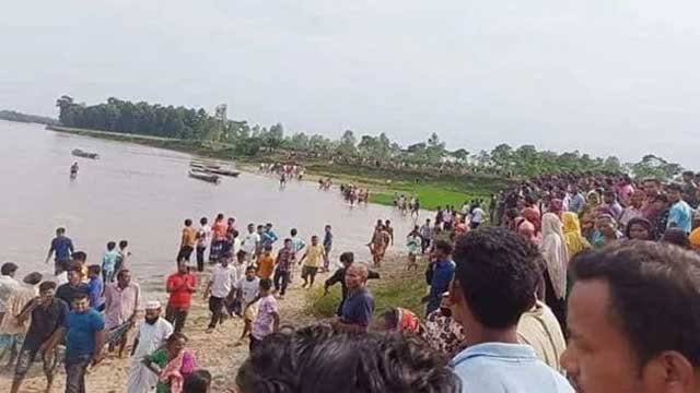 24 drown as boat capsizes in Korotoa river in Panchagarh