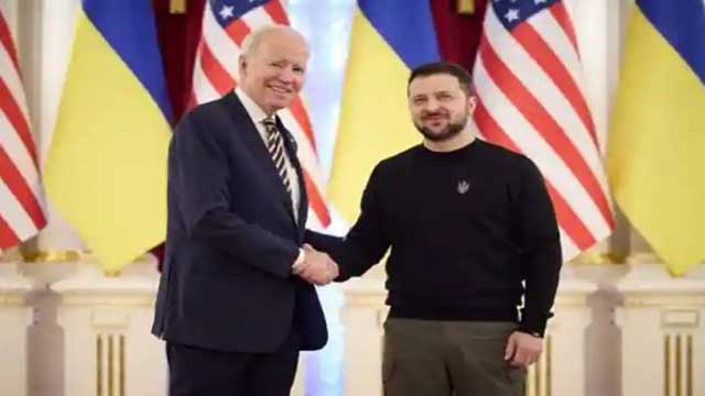 Biden announces more arms supplies for Ukraine on Kyiv visit