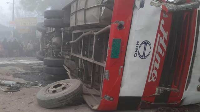 One killed, 27 injured as train hits bus in Sirajganj