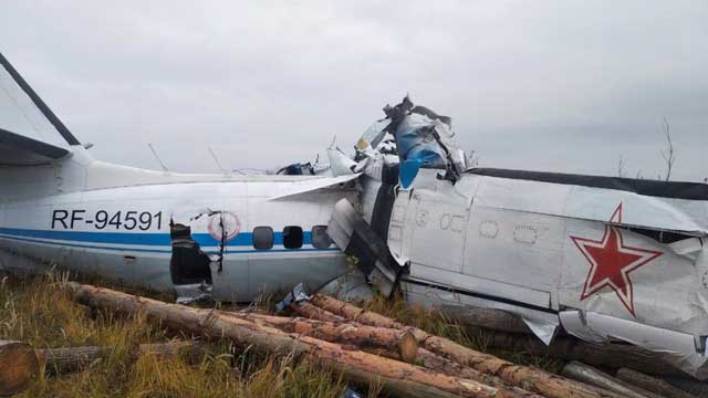 15 dead in Russian plane crash