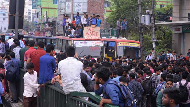 Students besiege Dhaka for safer roads once again