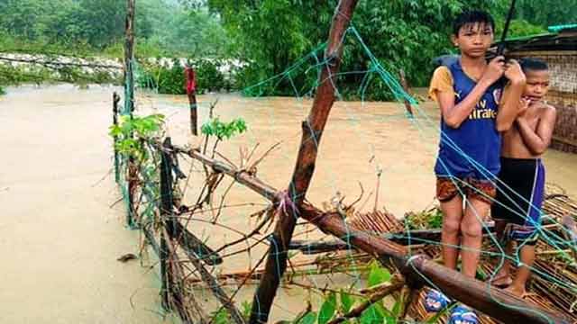 13 lakh affected in north, hill dists