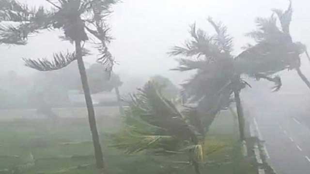 Cyclone Amphan begins landfall in West Bengal