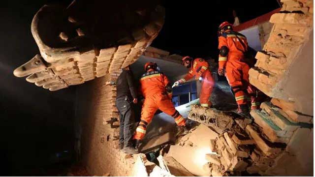 Over 100 die as quake jolts northwest China province