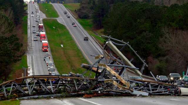 At least 14 dead in Alabama tornado