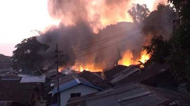 2 injured, 100 shops gutted in Chattogram market fire