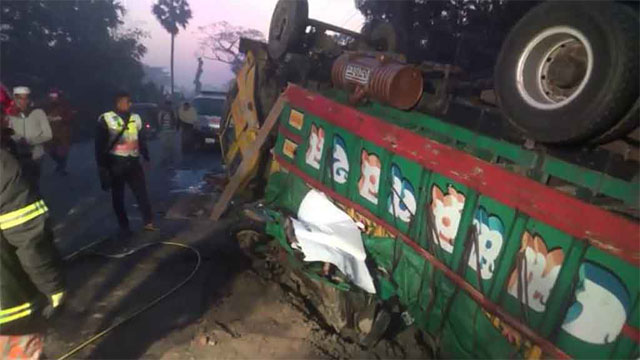 7 including 6 of a family killed in Laxmipur crash