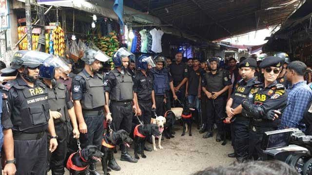 জেনেভা ক্যাম্পে মাদকবিরোধী অভিযানে র‌্যাব
