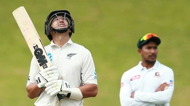 Tigers lose Tamim early after NZ declare at 432/6