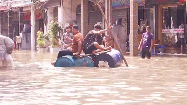 Dhaka residents suffer due to heavy downpour for six hours