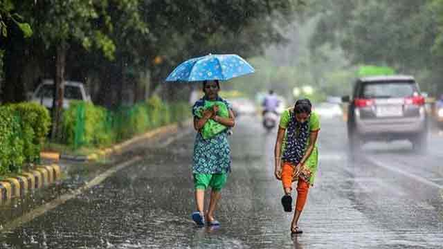 Dhaka’s air quality slightly improves after rain