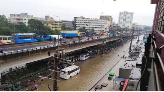 Heavy downpour floods Chittagong city