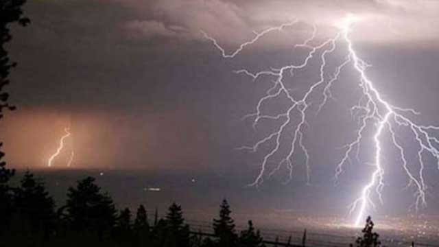 Lightning kills 14 in 6 districts