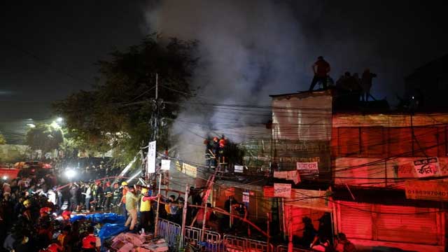 Fire guts Nilkhet book market in Dhaka