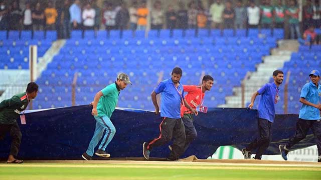 Rain delays play after Bangladesh sent to bat first