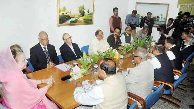 Khaleda Zia sits with BNP policymakers
