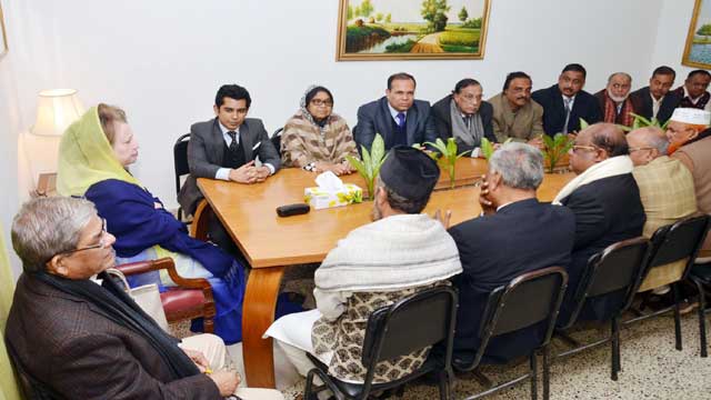 Khaleda Zia sits with 20-party leaders