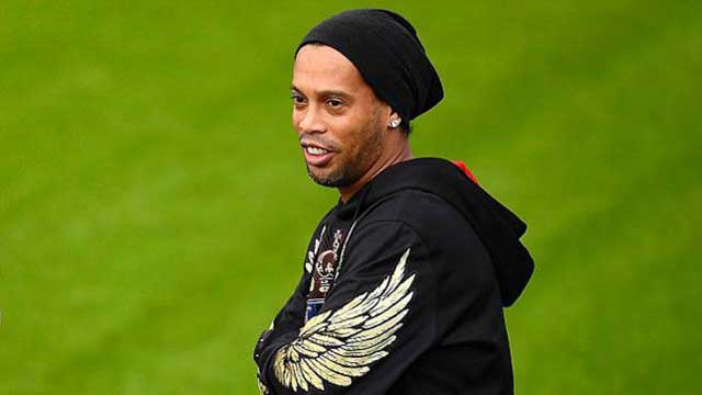 Ronaldinho retires from football