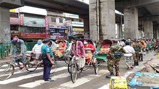 More vehicles, people on Dhaka streets on 3rd day of ‘strict lockdown’