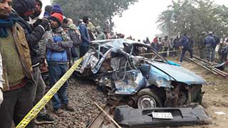 3 dead as train hits private car in Dinajpur
