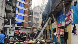 One killed, 6 hurt as N’ganj building catches fire after explosion