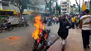 Being fined, ride-sharing biker sets motorcycle on fire