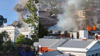 Fire breaks out in South African parliament