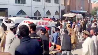 30 killed in Pakistan mosque blast