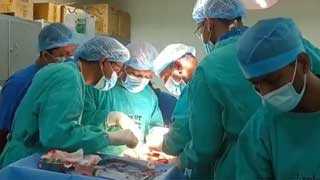 BSMMU surgeons perform country's 'first' cadaveric kidney transplant