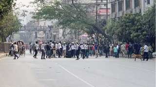 Dhaka College suspends classes until Mar 8 as students of 3 colleges clash