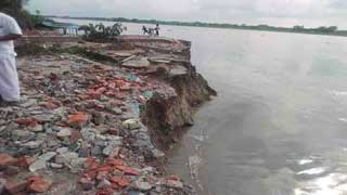 Dhaleshwari erosion takes serious turn in Keraniganj