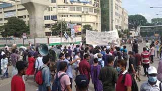 Anti-rape protesters block Shahbagh