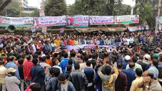 Khaleda’s treatment abroad: BNP forms human chain in front of Press Club