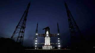 India launches rocket to explore the moon’s south pole