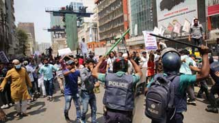 Clash triggered at Motijheel as police foil anti-Modi procession