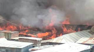 Fire breaks out at Uttara slum