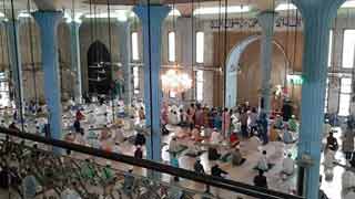 Bangladesh celebrates Eid-ul-Fitr, prays for an end to Covid-19