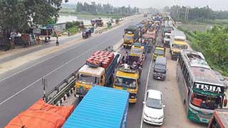 22km tailback on Bangabandhu bridge as public transports allowed for a short time