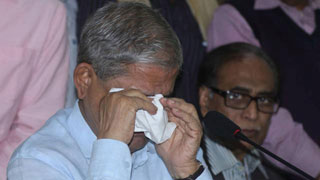Mirza Alamgir breaks down in tears