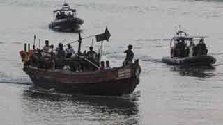 10 fleeing Rohingyas rescued from Bay